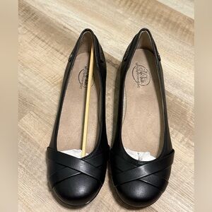 Life Stride Black Flats with Crisscross Design